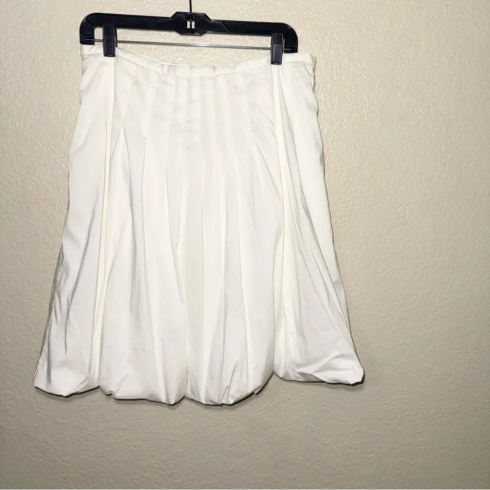 BCBGMAXAZRIA White Bubble Skirt Women’s 8 Pleated High Waist Knee Length Preppy